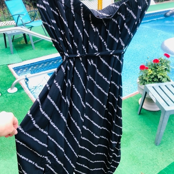 BCBG MAXAZRIA large black & white silky romper sleeveless belted asymmetric hem - Picture 4 of 16